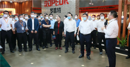 云南省委组织部、省投资促进局组织各县（区市）委书记莅临云顶集团·3118acm集团考察指导